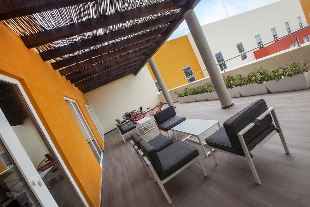 City Express Suites By Marriott Cabo San Lucas Exterior photo