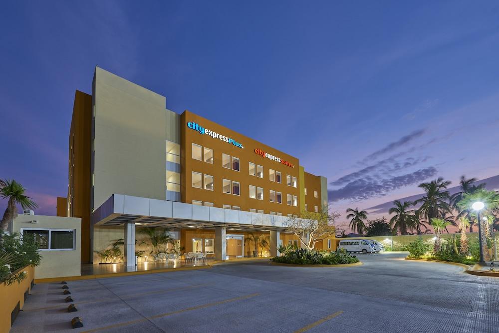 City Express Suites By Marriott Cabo San Lucas Exterior photo