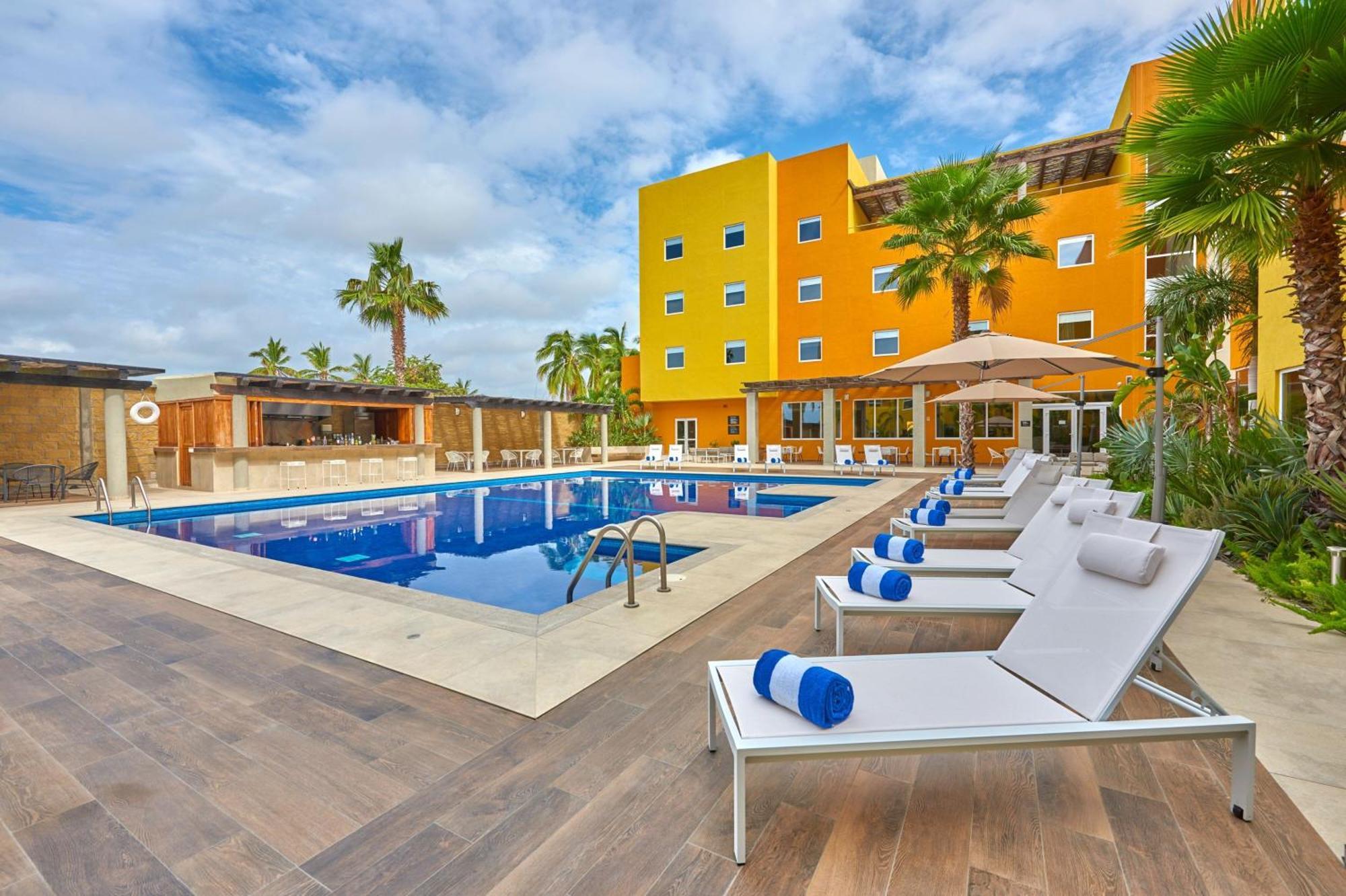 City Express Suites By Marriott Cabo San Lucas Exterior photo