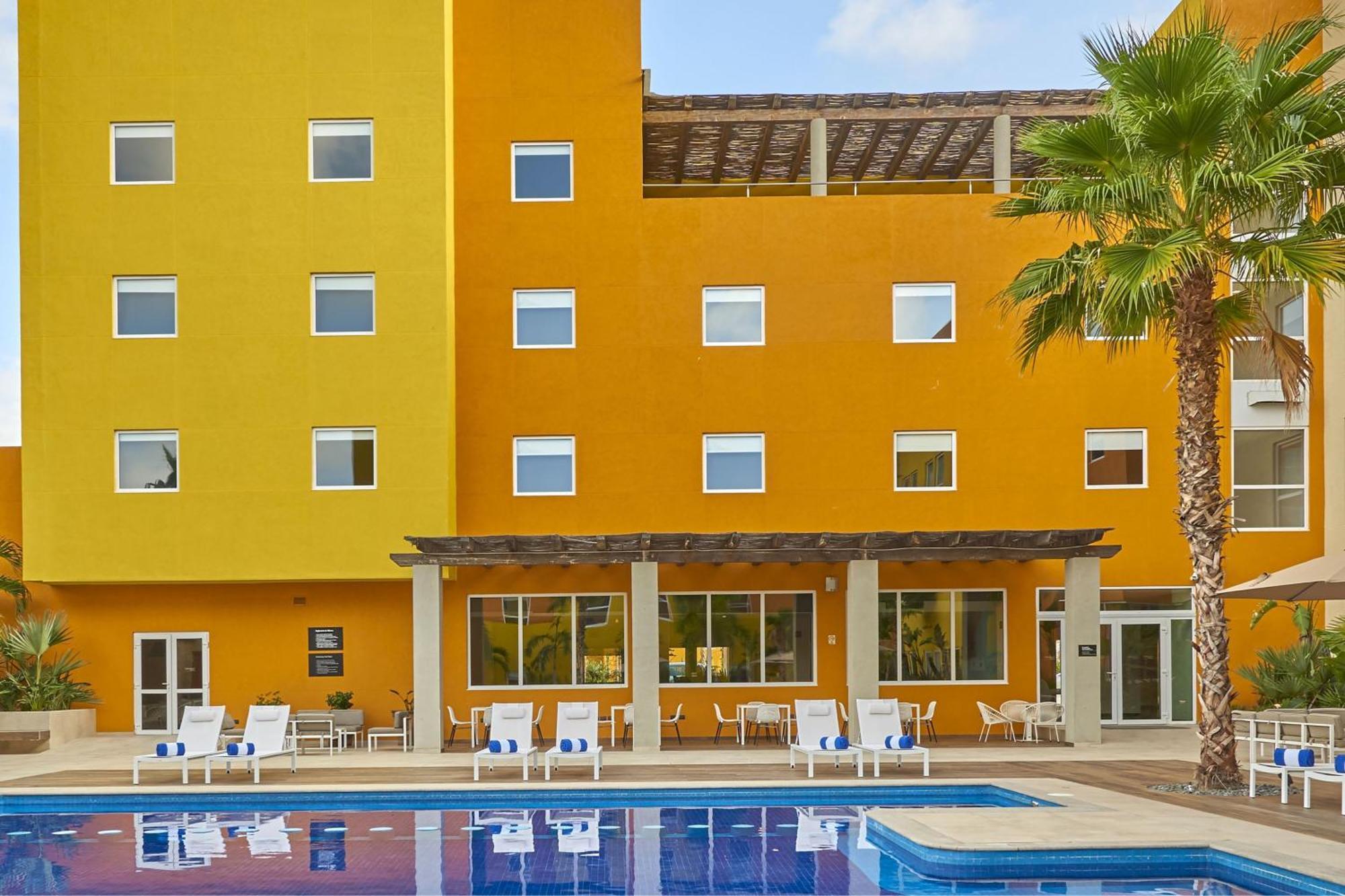 City Express Suites By Marriott Cabo San Lucas Exterior photo
