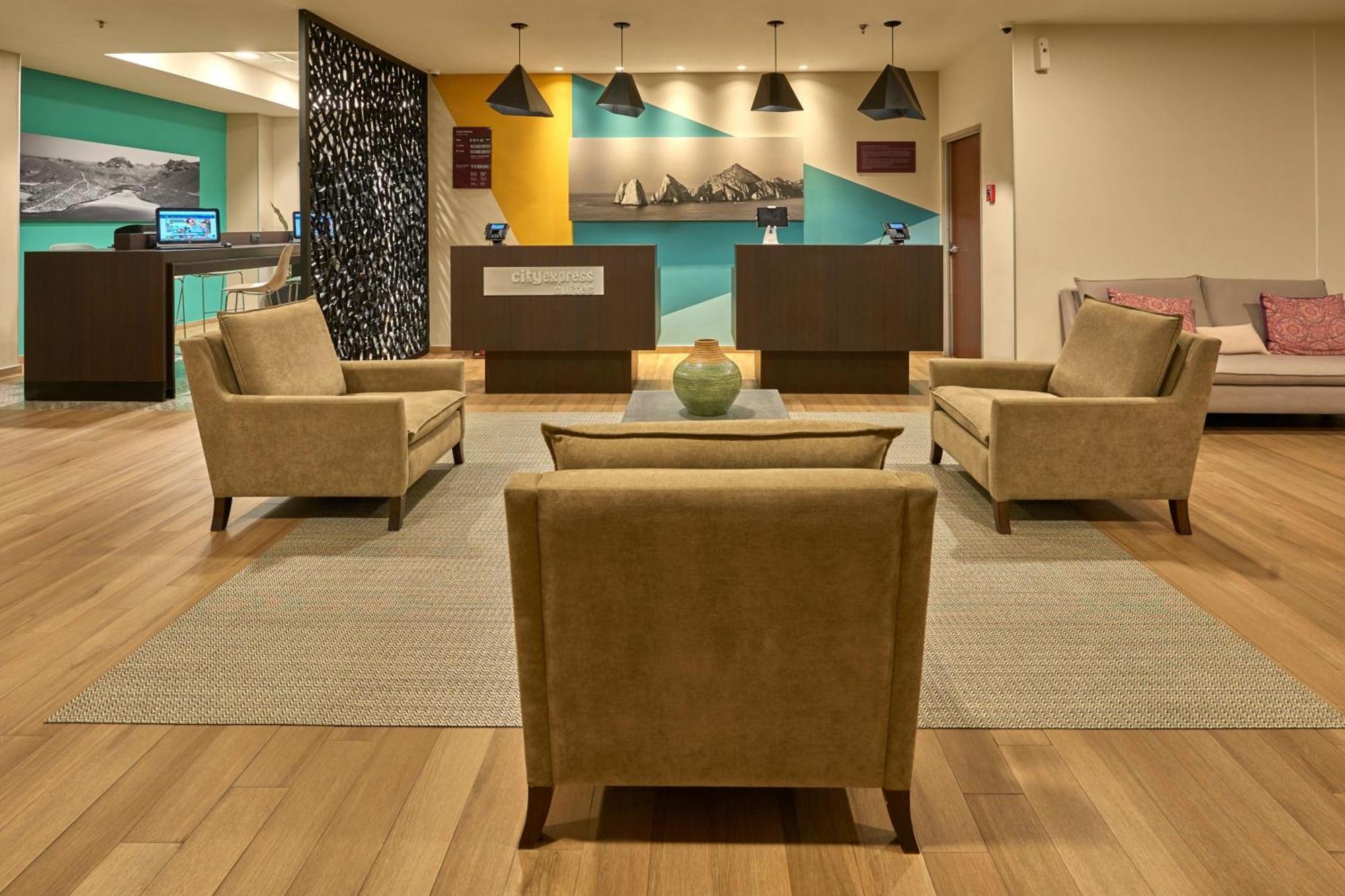 City Express Suites By Marriott Cabo San Lucas Exterior photo