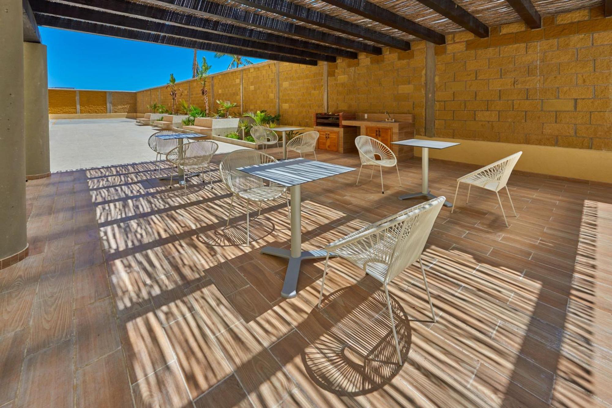 City Express Suites By Marriott Cabo San Lucas Exterior photo