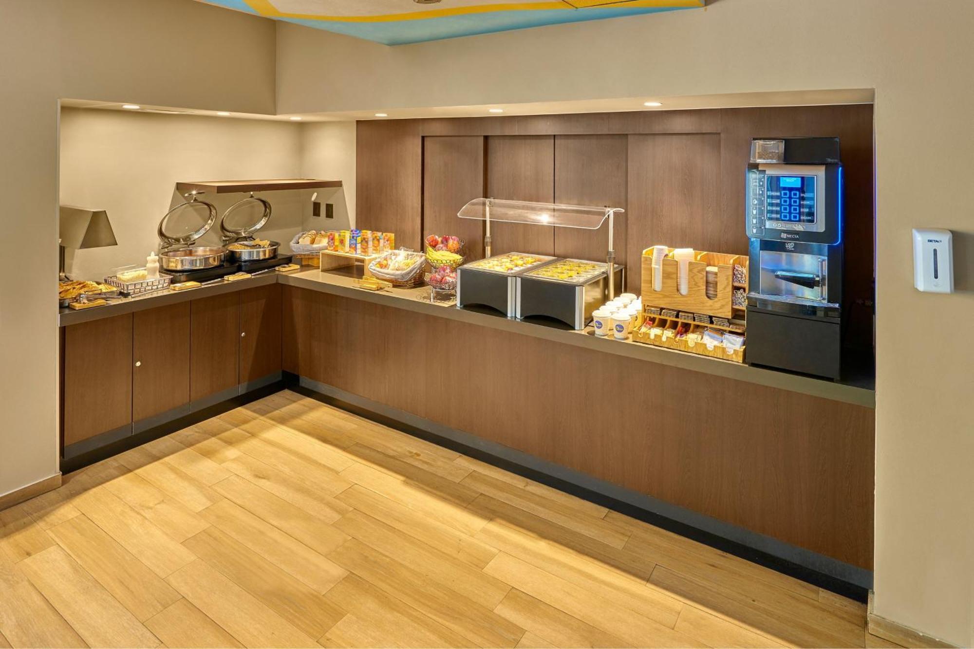 City Express Suites By Marriott Cabo San Lucas Exterior photo