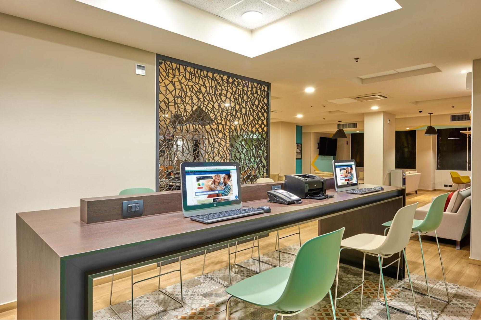 City Express Suites By Marriott Cabo San Lucas Exterior photo