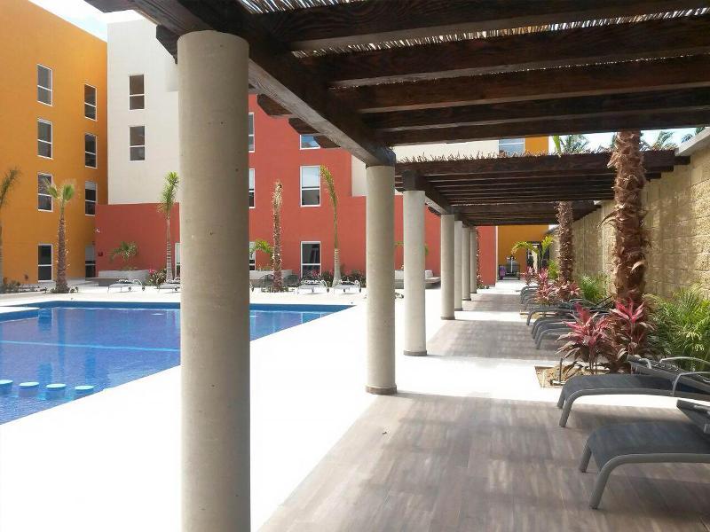 City Express Suites By Marriott Cabo San Lucas Exterior photo